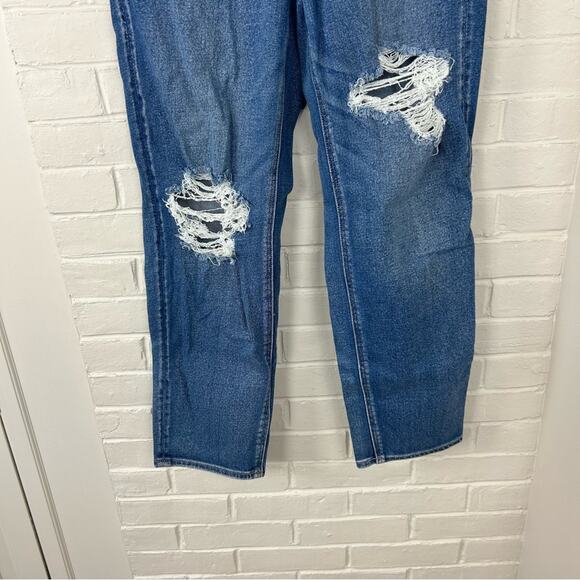 American Eagle High Rise Mom Straight Distressed Jeans Size 6 - Picture 6 of 11